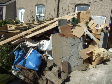 Standard skip for medium-sized waste management